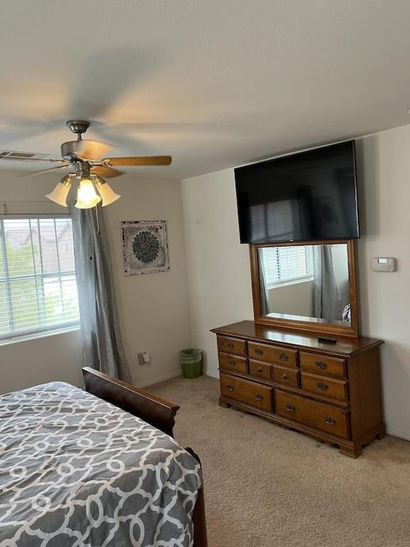 Vic'S 3 Bedroom 4Beds & Pool Centrally Located! Las Vegas Exterior photo