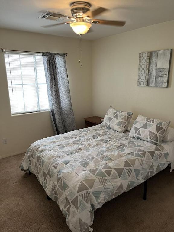 Vic'S 3 Bedroom 4Beds & Pool Centrally Located! Las Vegas Exterior photo