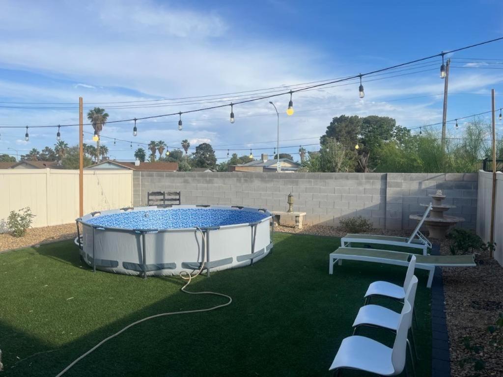 Vic'S 3 Bedroom 4Beds & Pool Centrally Located! Las Vegas Exterior photo